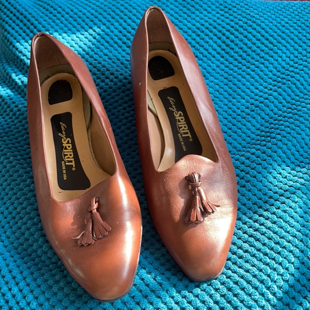 Easy spirit leather work shoes. Like new!